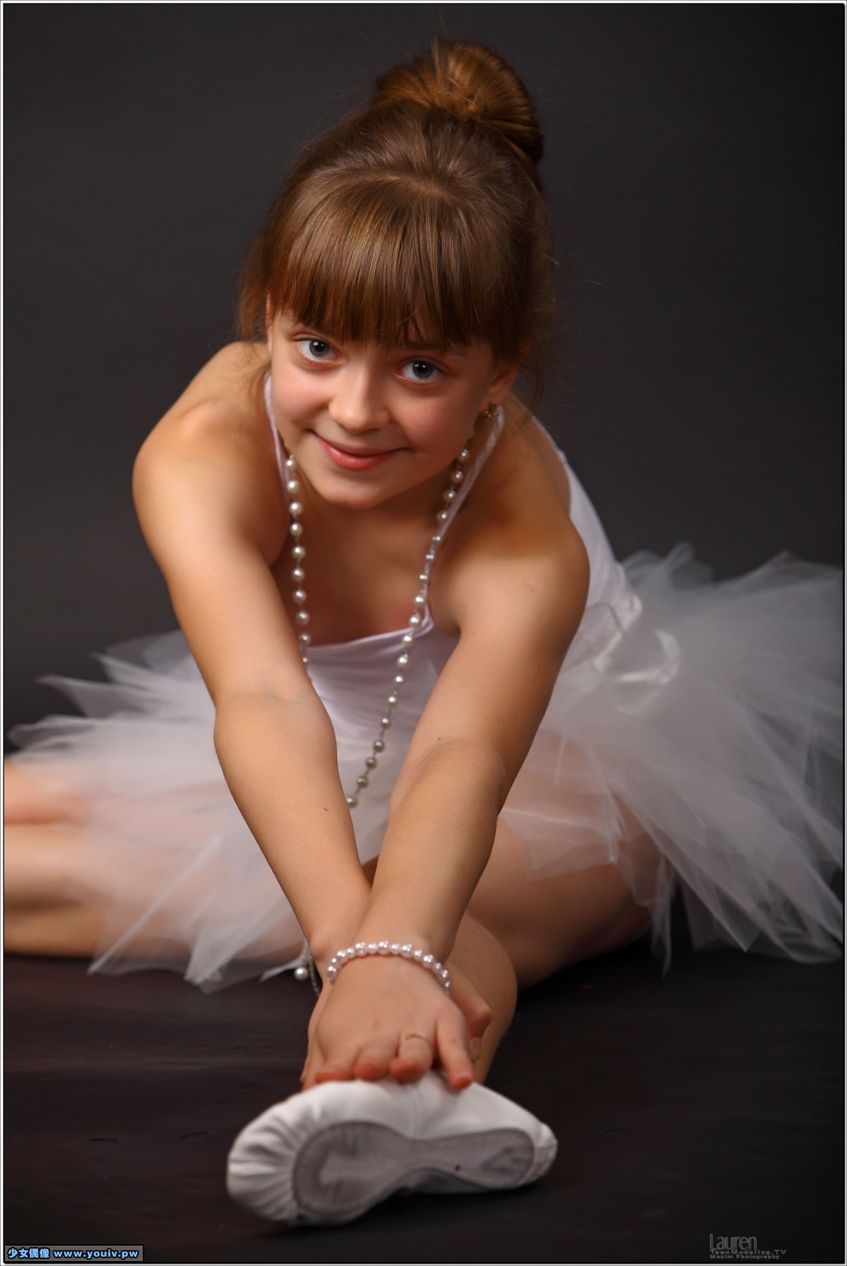 lauren_model_whitetutu_teenmodeling_tv_079~1.jpg