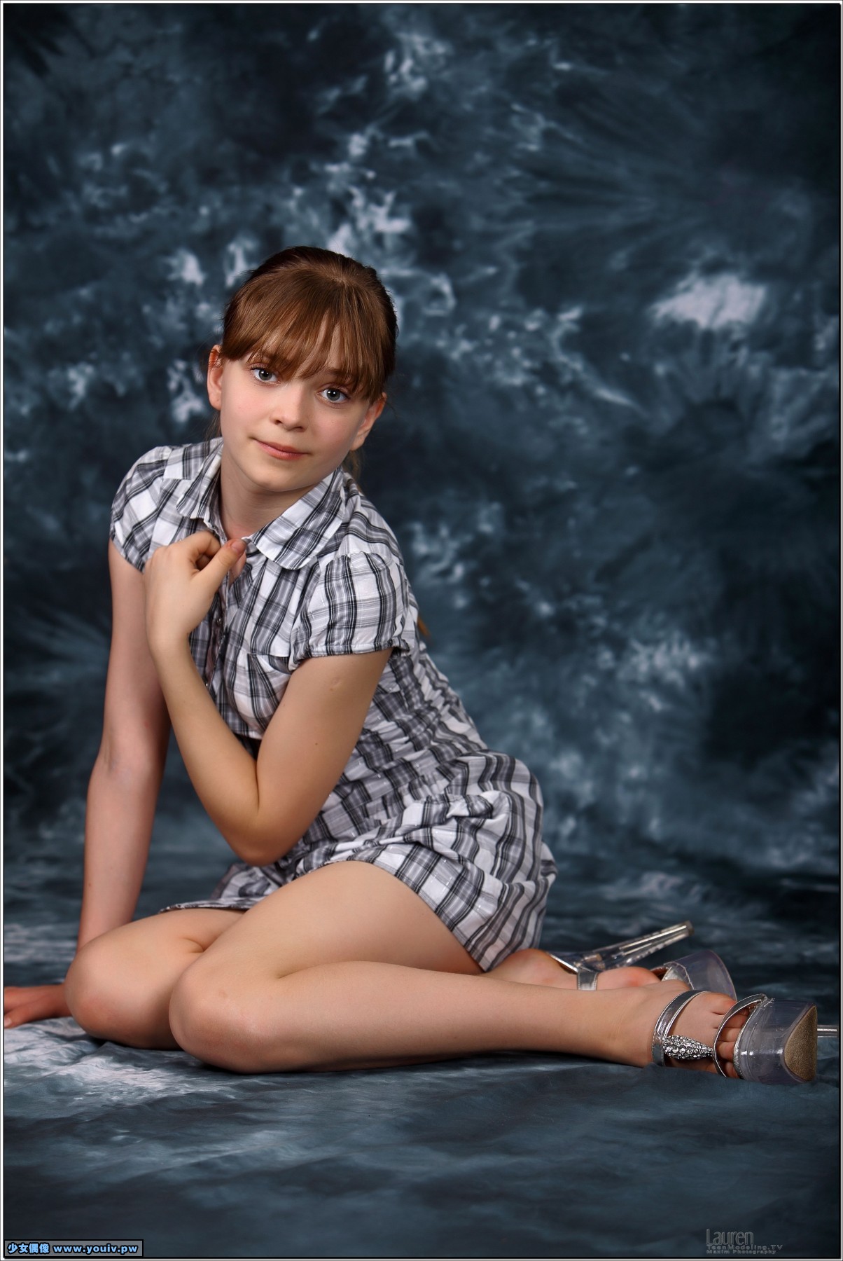 lauren_model_plaiddress_teenmodeling_tv_069~1.jpg