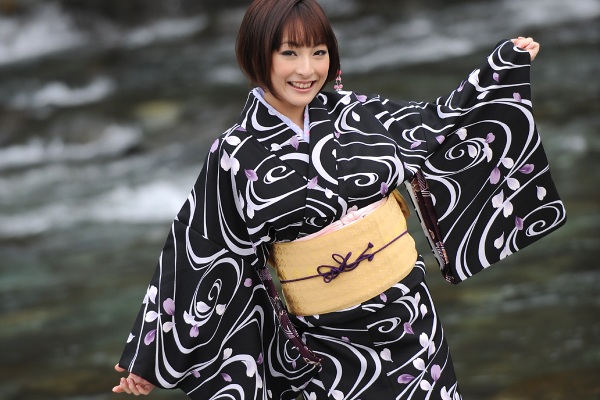 X-City-Kimono.007-Kotono.jpg