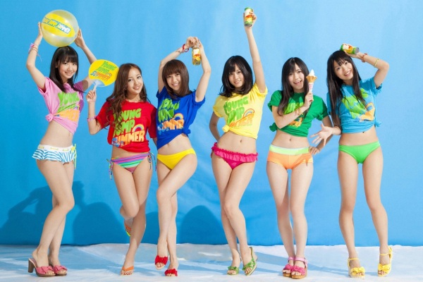 VYJ.No_.101-AKB48-YOUNG.JUMP_.SUMMER.2010.jpg